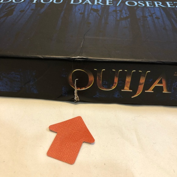 Ouija Board Game by TCG English and French With Planchette And Instructions - Picture 3 of 13